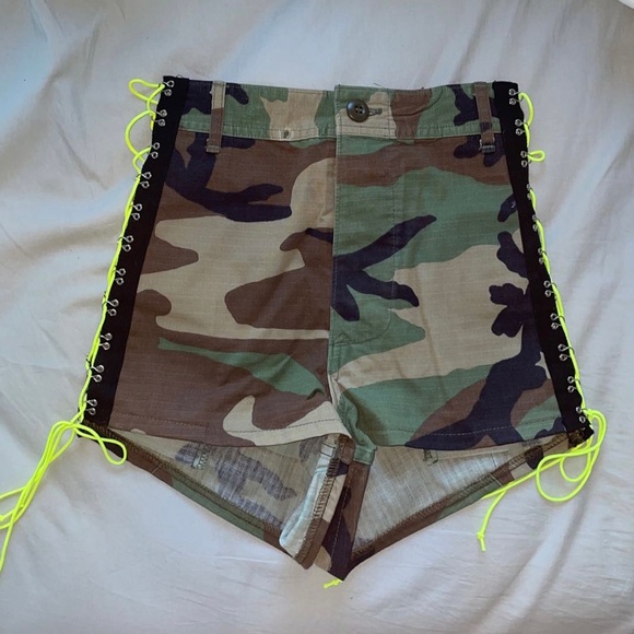 COPY - LF camo side tie shorts - Picture 1 of 3
